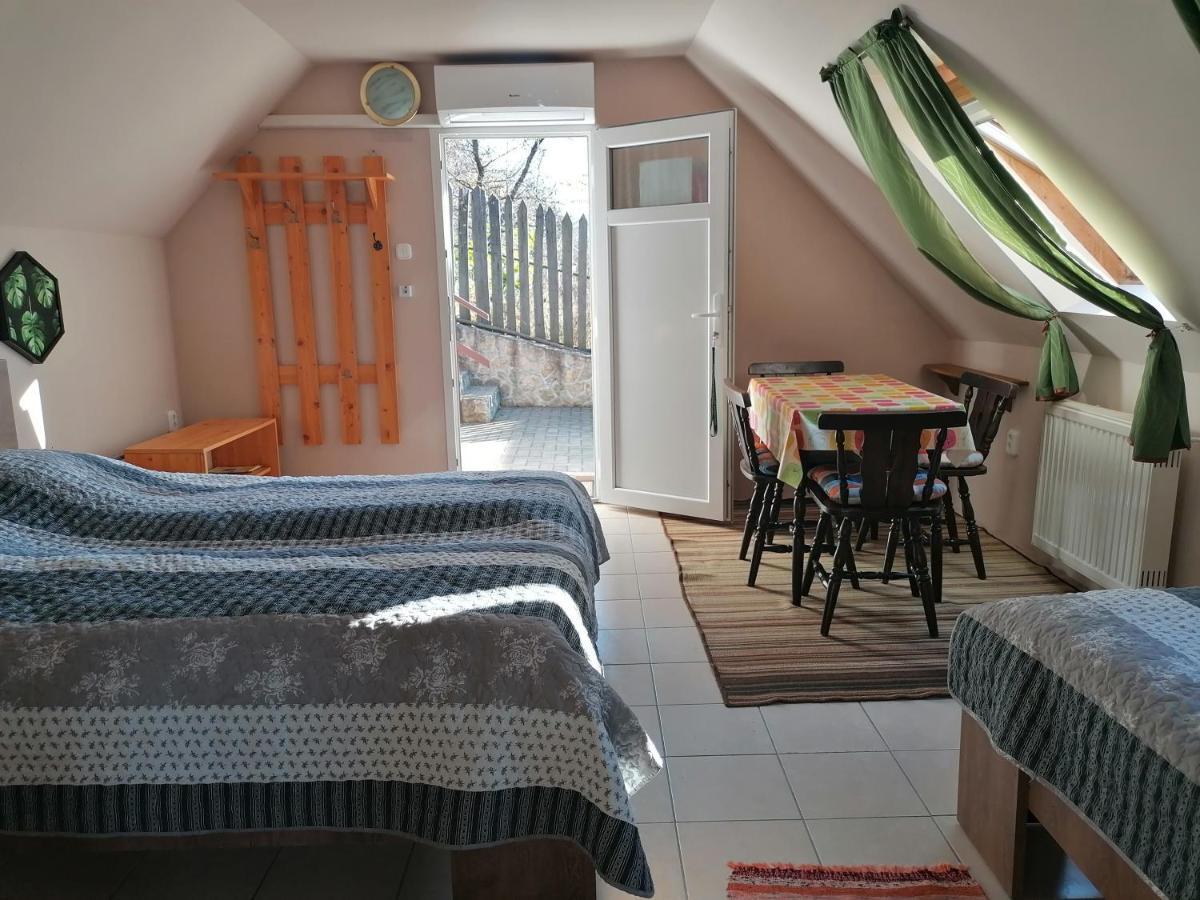 Apartament Bobita Haza Eplény Zewnętrze zdjęcie