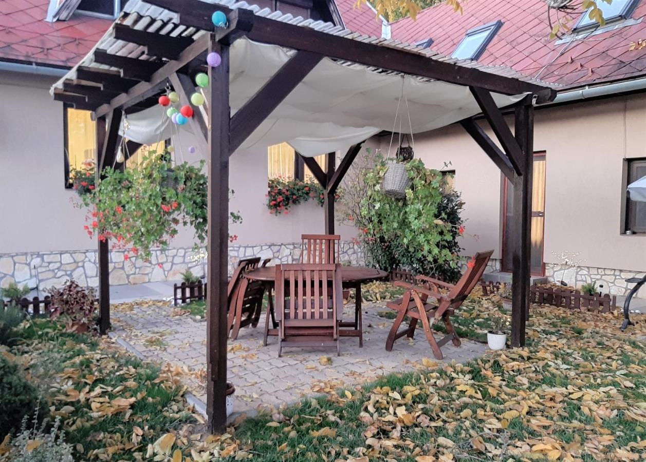 Apartament Bobita Haza Eplény Zewnętrze zdjęcie