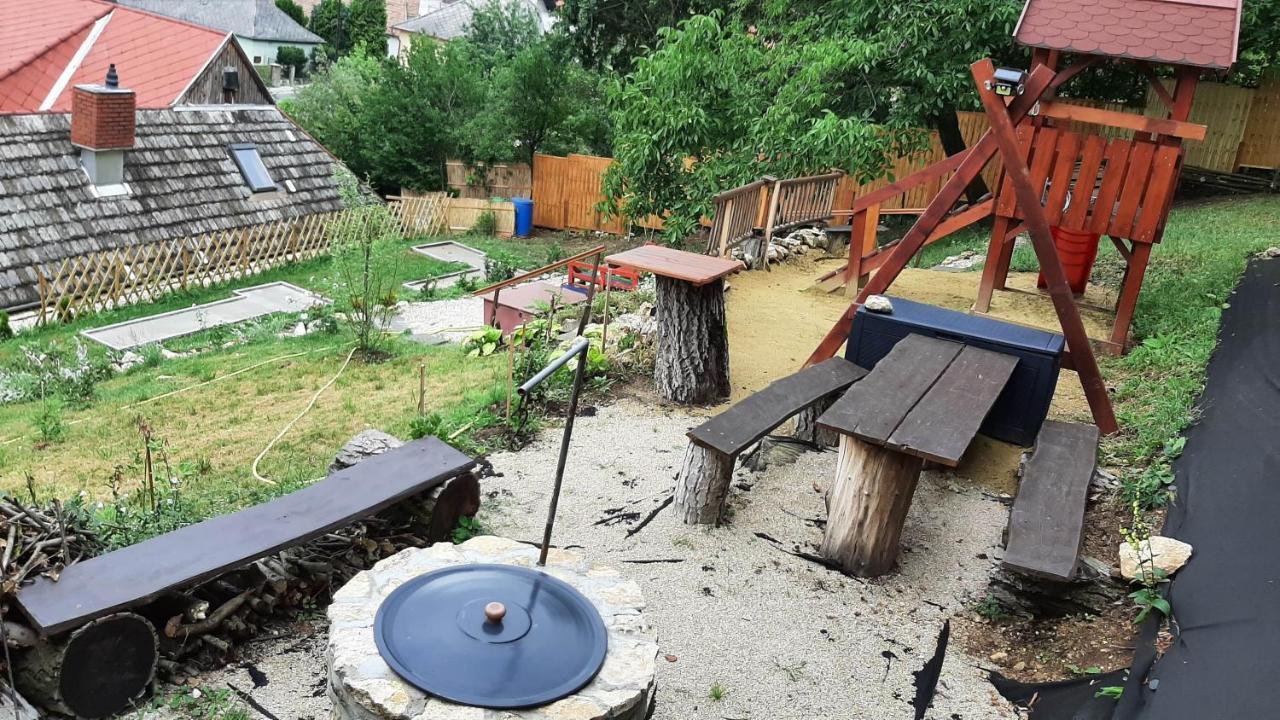 Apartament Bobita Haza Eplény Zewnętrze zdjęcie