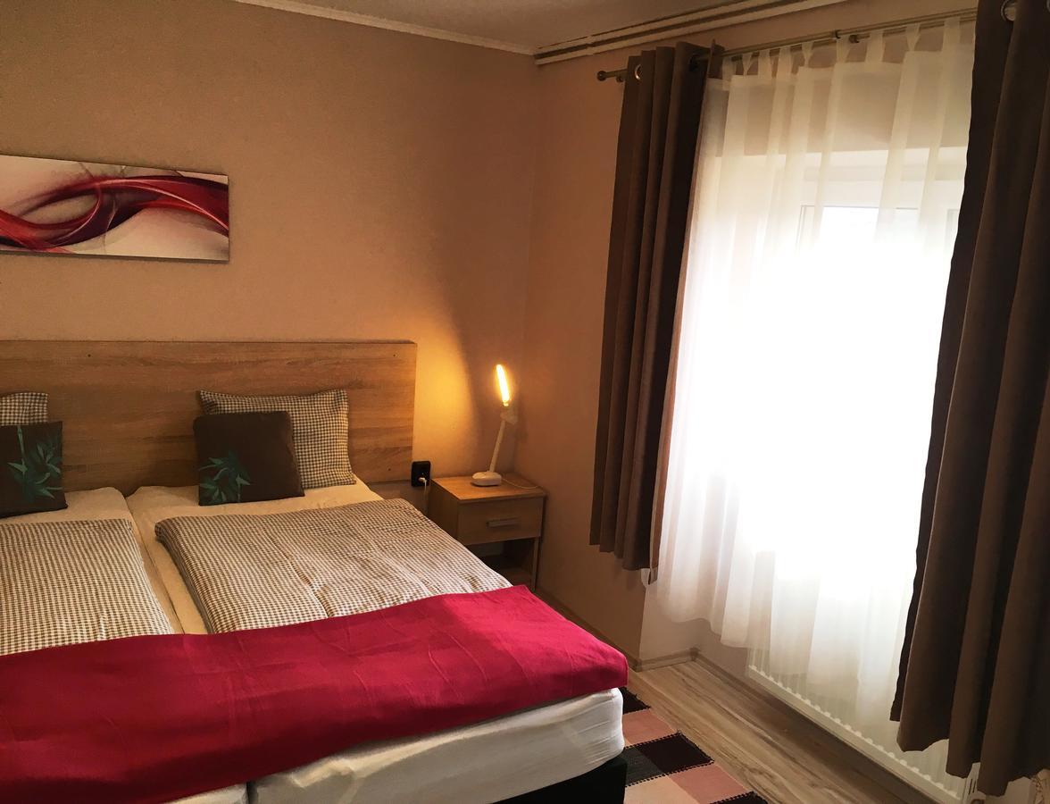 Apartament Bobita Haza Eplény Zewnętrze zdjęcie