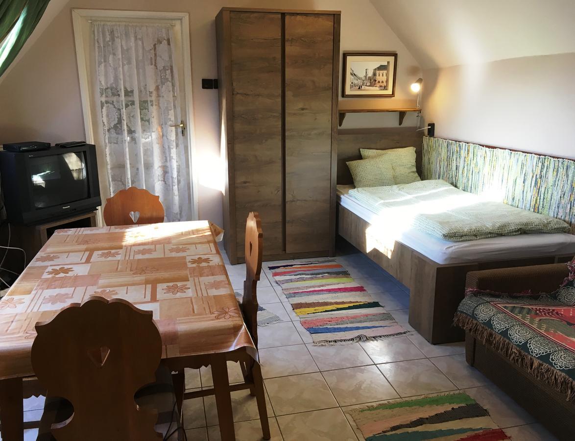 Apartament Bobita Haza Eplény Zewnętrze zdjęcie